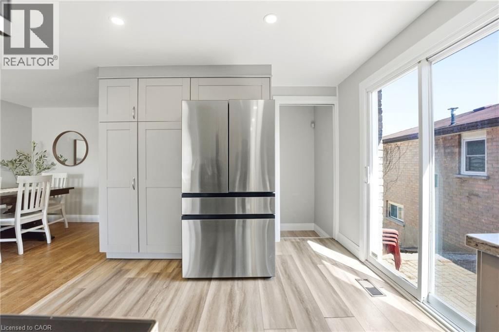 304 DINISON PLACE Image 12