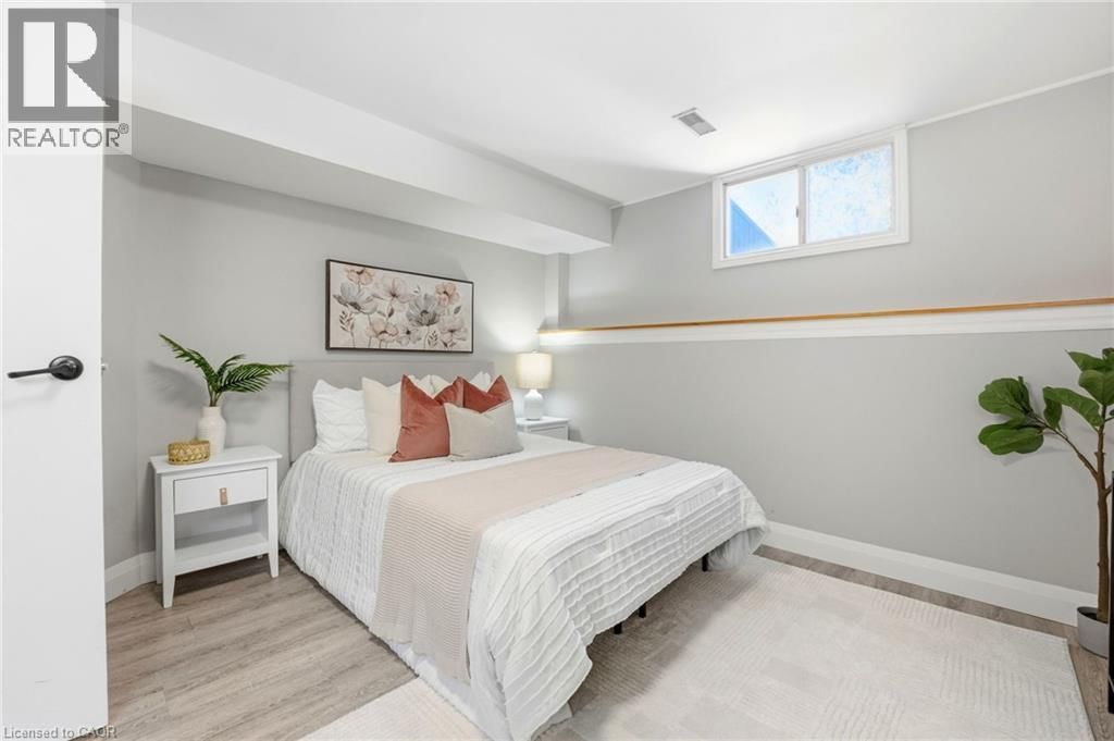 304 DINISON PLACE Image 21