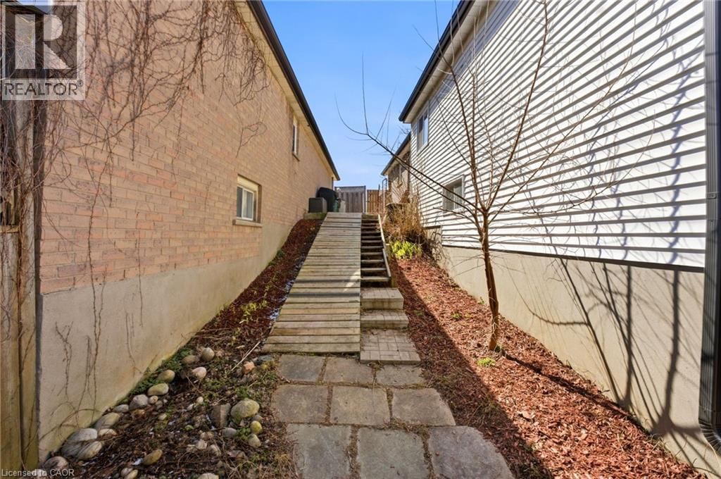 304 DINISON PLACE Image 29