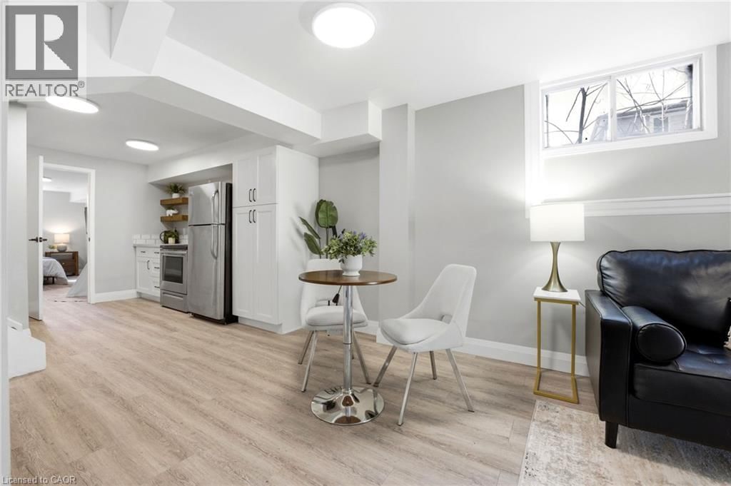 304 DINISON PLACE Image 7