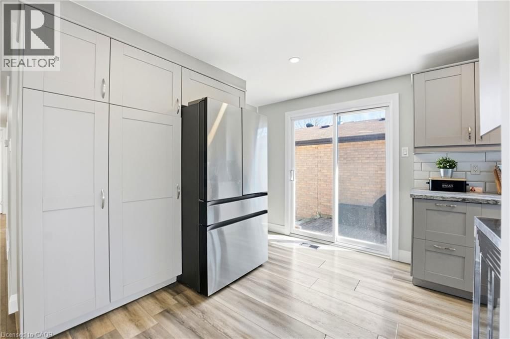 304 DINISON PLACE Image 8