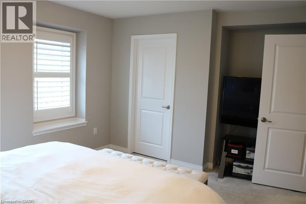 3076 HAREBELL GATE Image 32