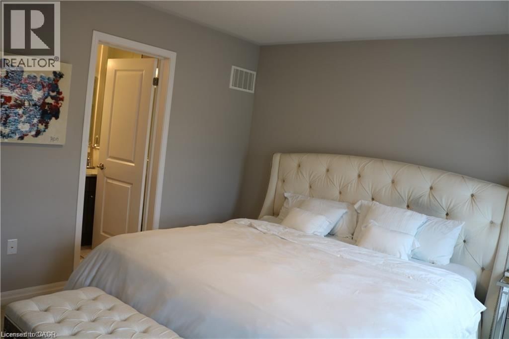 3076 HAREBELL GATE Image 33