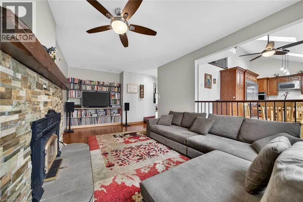 6 REGAL DRIVE Image 16