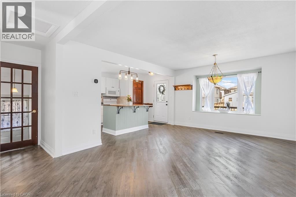 160 GRAHAM STREET Image 5