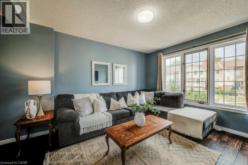 633 GRANGE CRESCENT Image 18