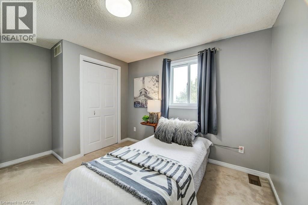 633 GRANGE CRESCENT Image 24