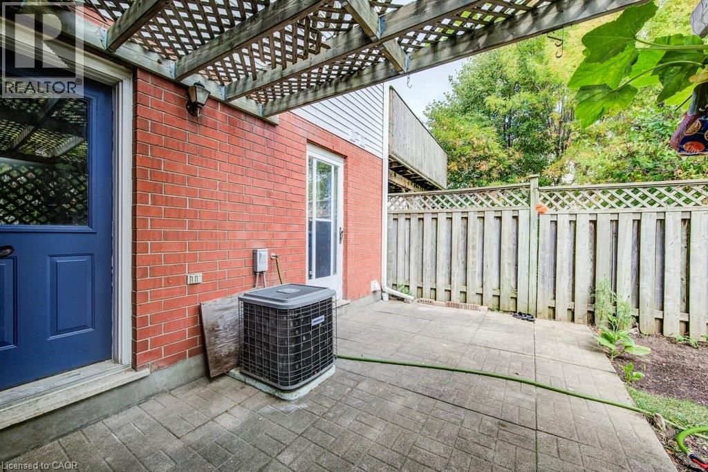 633 GRANGE CRESCENT Image 37