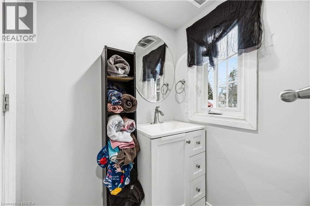 30 QUEEN STREET WEST Image 10