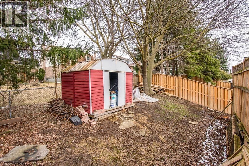 135 VINTAGE CRESCENT Image 47