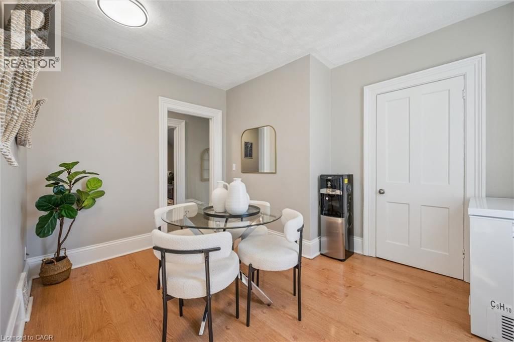 101 WELLINGTON SOUTH Image 18