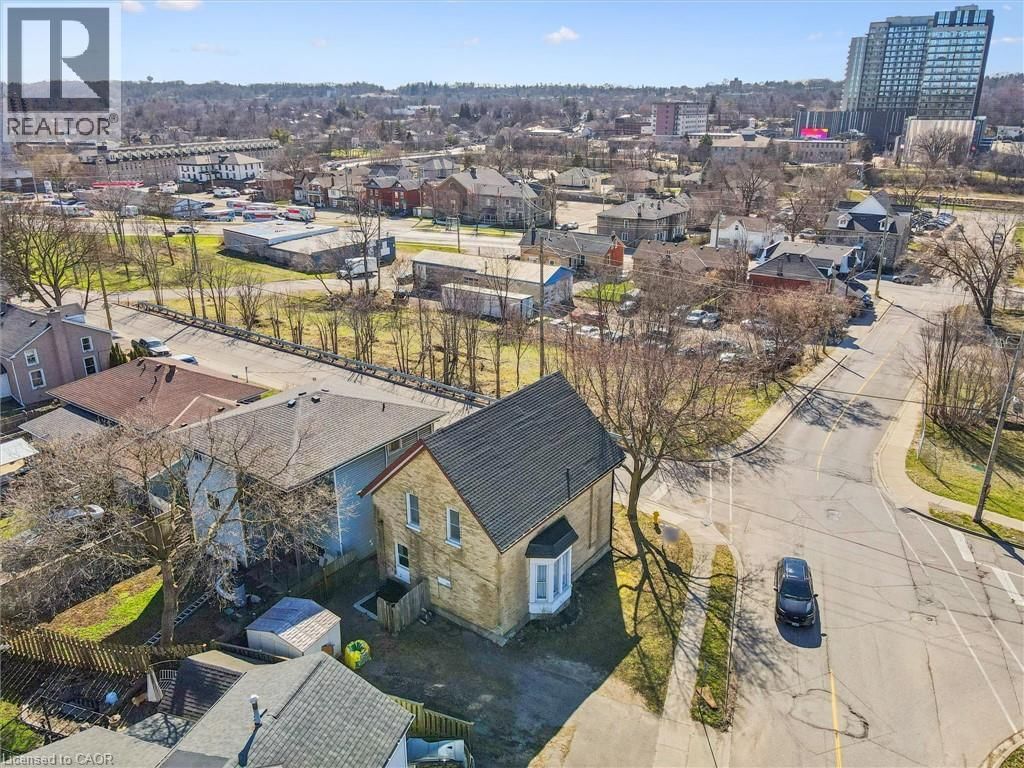 101 WELLINGTON SOUTH Image 29