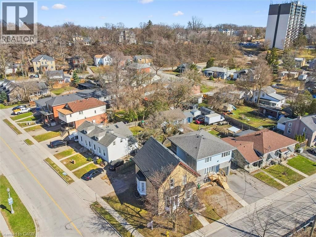 101 WELLINGTON SOUTH Image 32