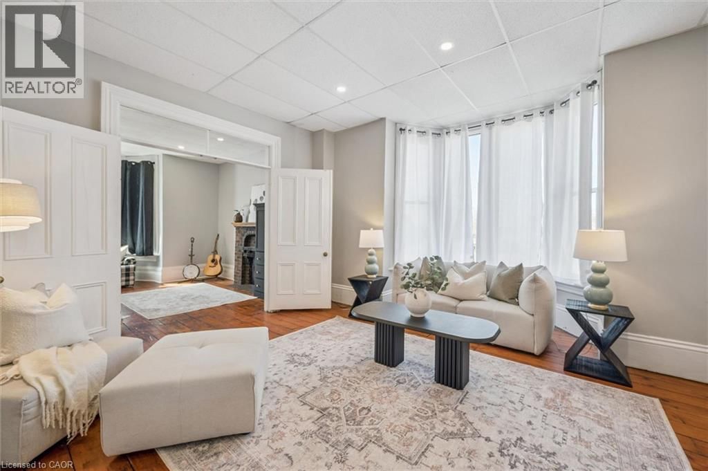 101 WELLINGTON SOUTH Image 4