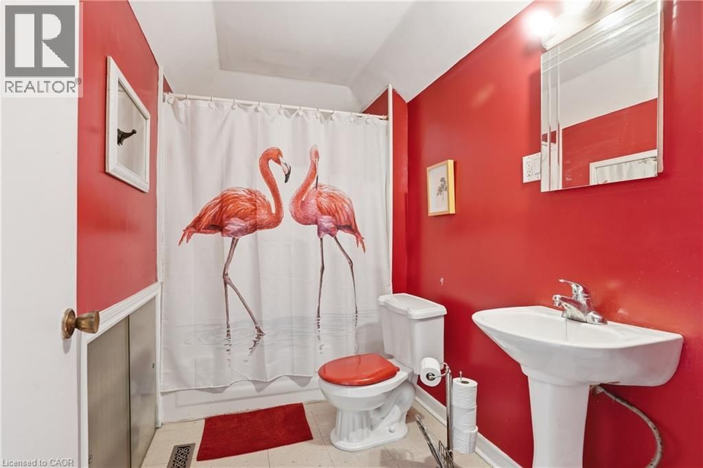 34 VINE STREET SOUTH Image 13