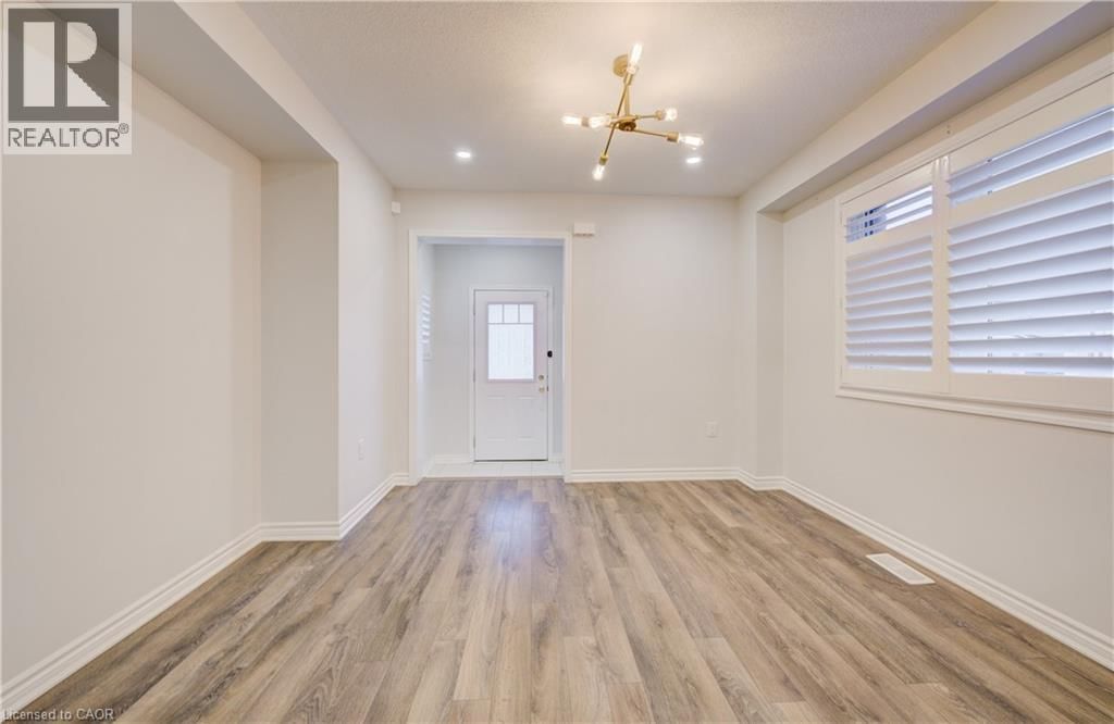 302 JEAN LANDING Image 7