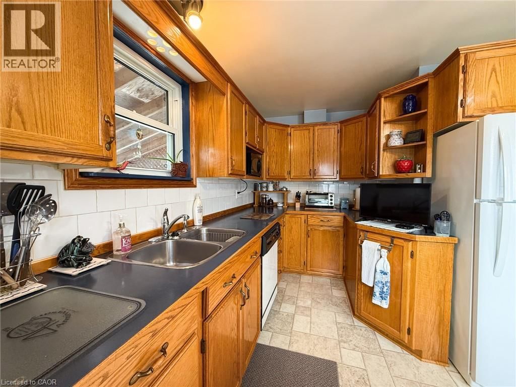 42 PATTERSON STREET Image 18