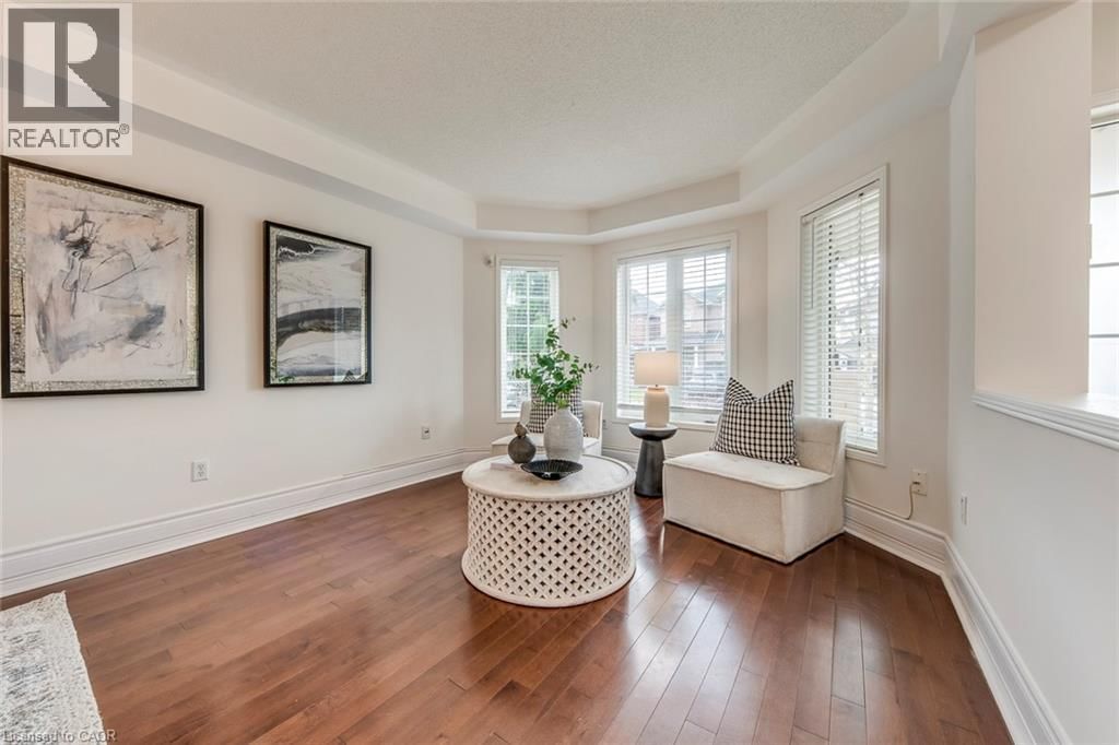 5811 PAGE CRESCENT Image 12