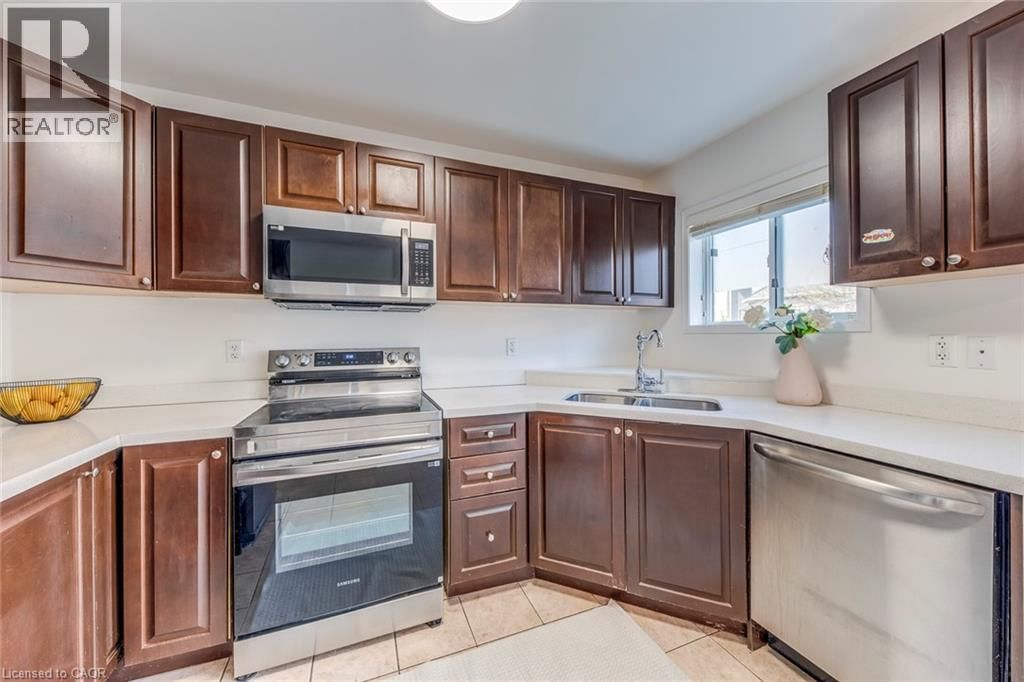 5811 PAGE CRESCENT Image 24