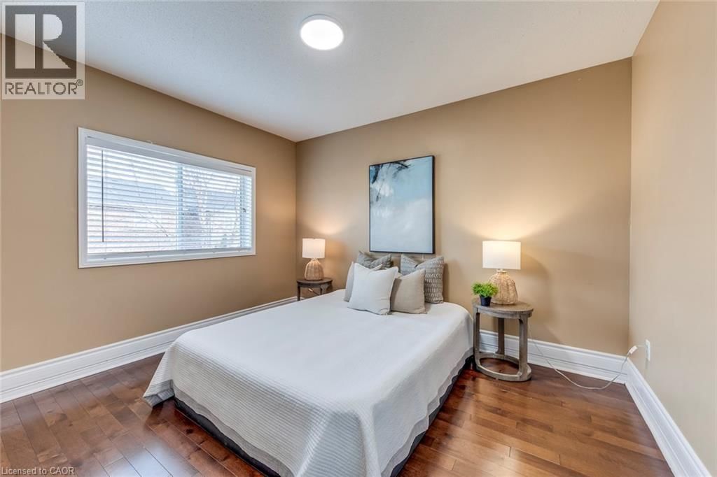 5811 PAGE CRESCENT Image 28