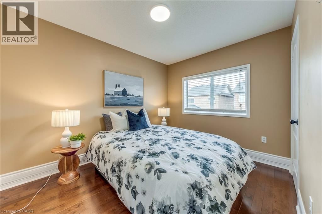 5811 PAGE CRESCENT Image 30