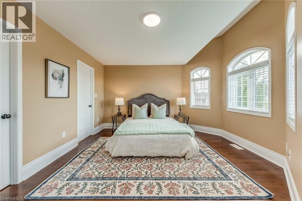 5811 PAGE CRESCENT Image 34