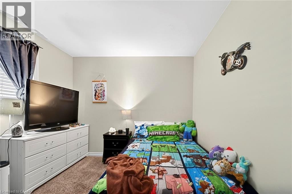 228 HOLBORN DRIVE Image 18