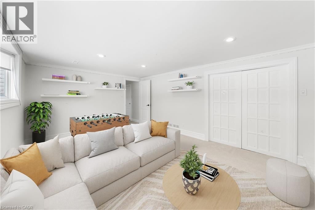 407 CANTERBURY CRESCENT Image 14