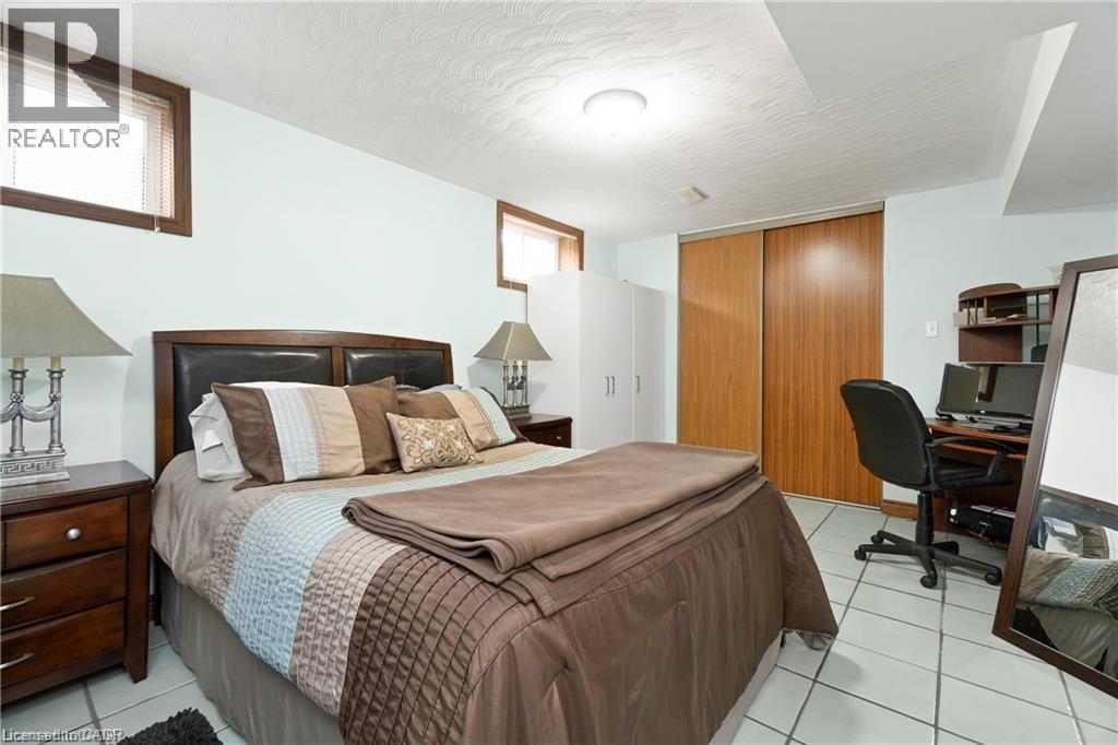 266 SUMACH DRIVE Image 35