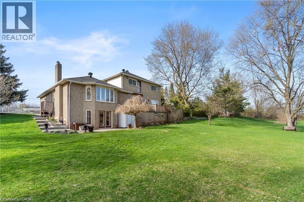 266 SUMACH DRIVE Image 38