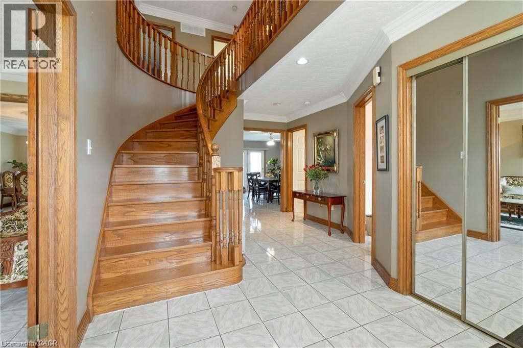 266 SUMACH DRIVE Image 6