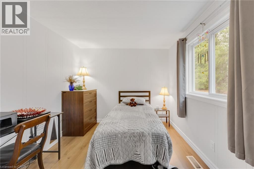 157 MAPLE CRESCENT Image 22