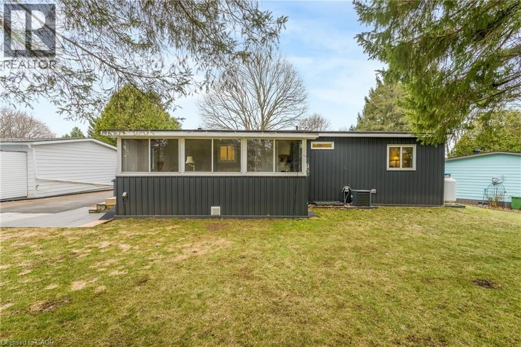 157 MAPLE CRESCENT Image 26