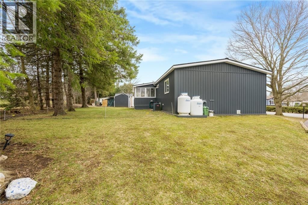 157 MAPLE CRESCENT Image 27