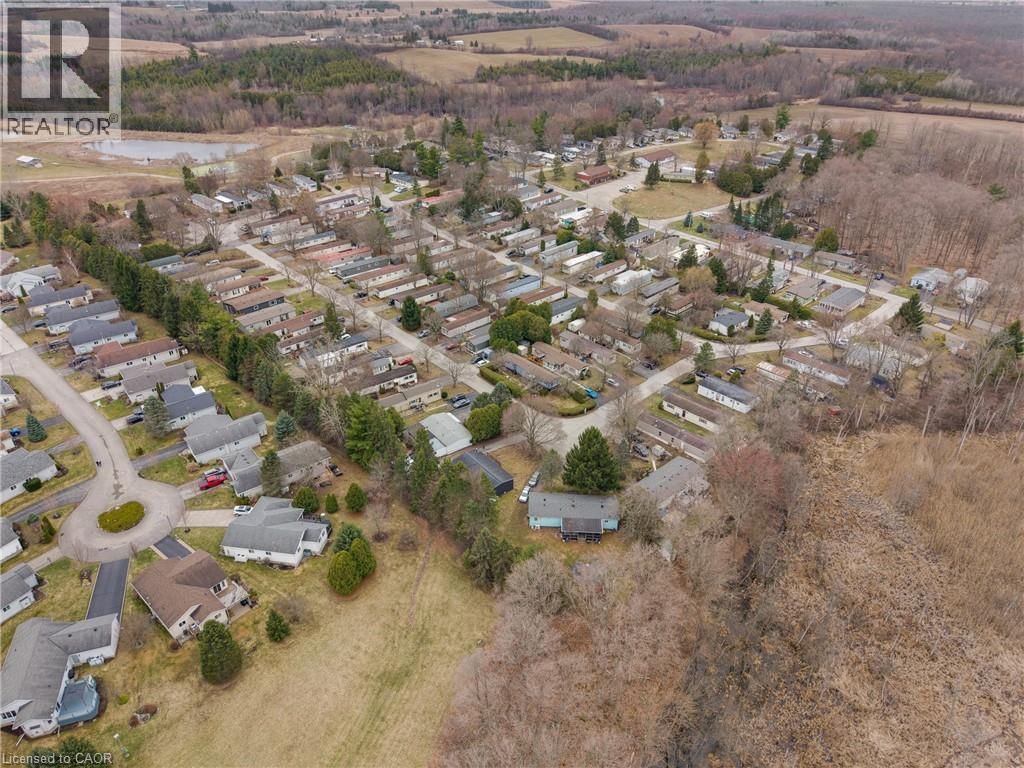 157 MAPLE CRESCENT Image 31