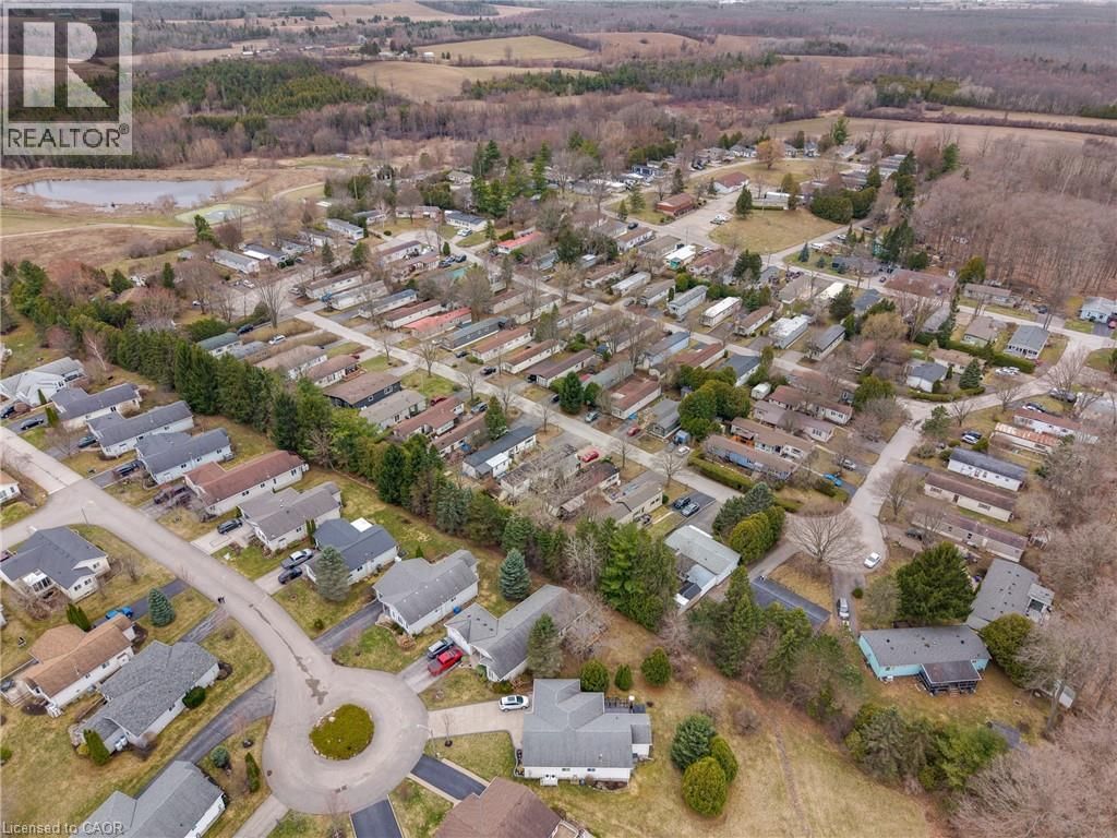 157 MAPLE CRESCENT Image 32