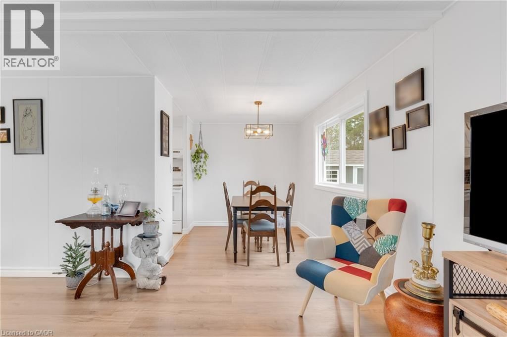 157 MAPLE CRESCENT Image 7