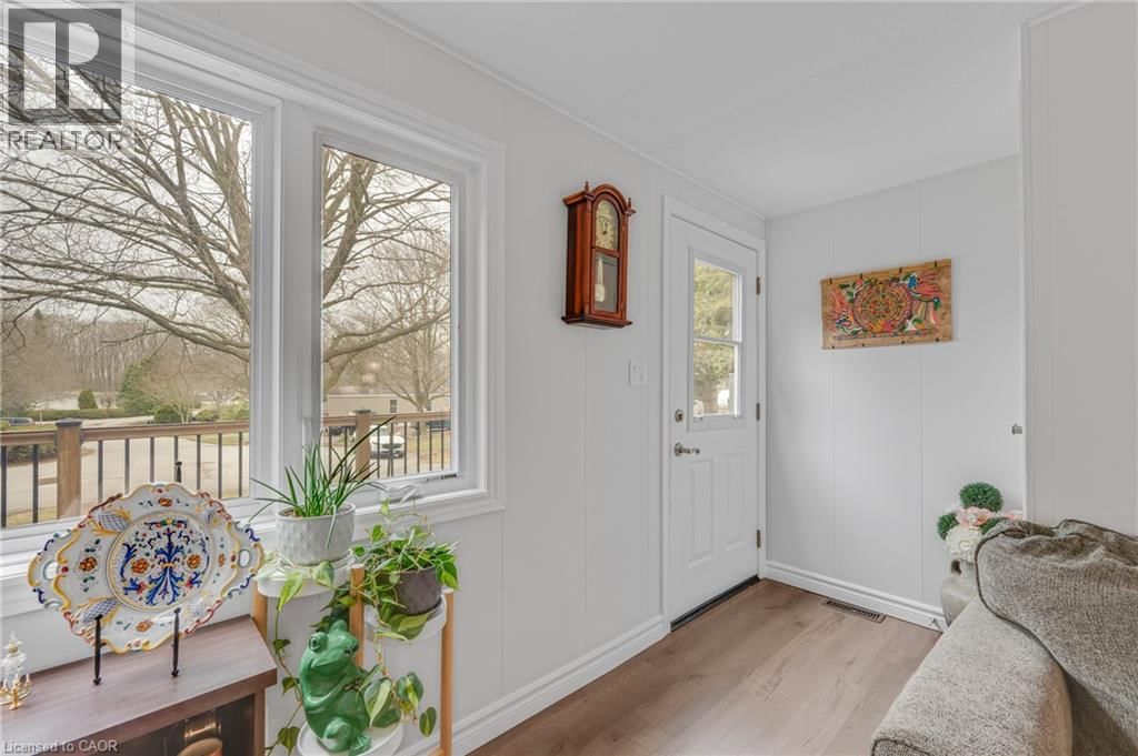 157 MAPLE CRESCENT Image 8