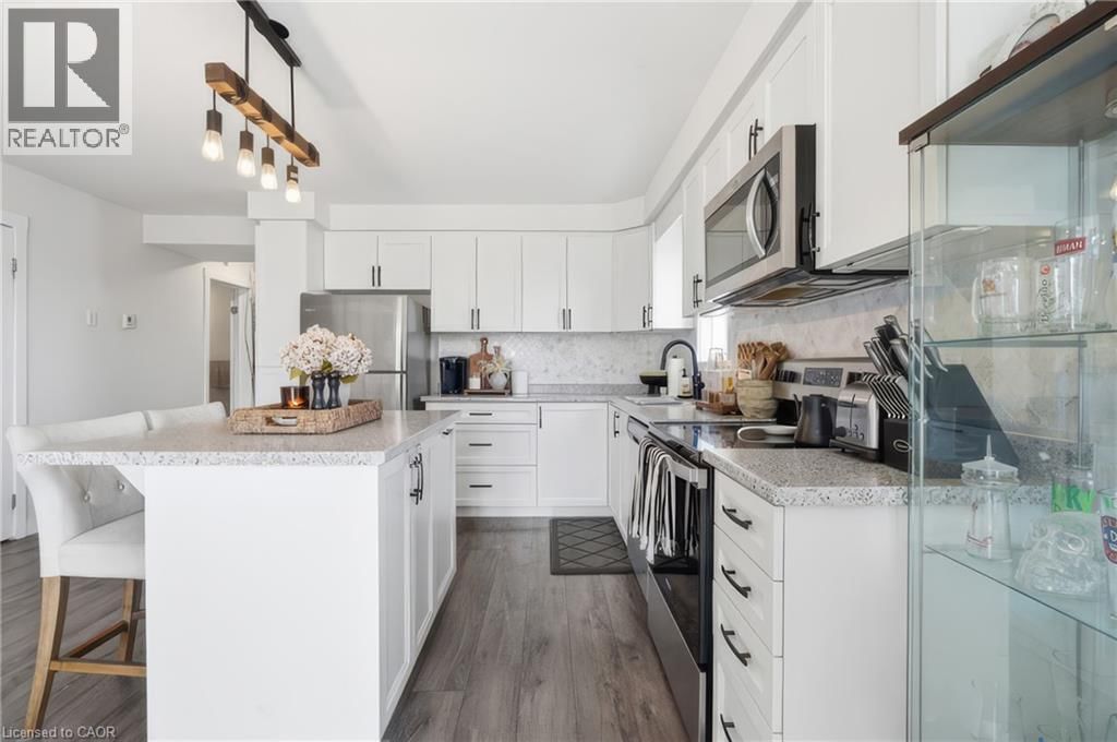 D8 - 160 ROCHEFORT STREET Image 9