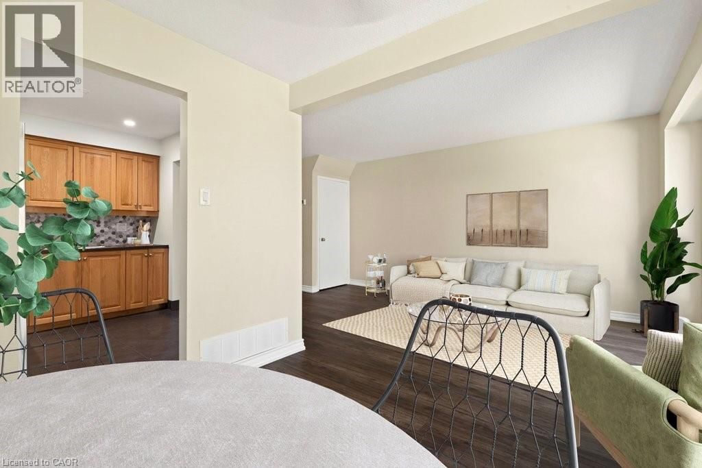 40 - 30 DUNDALK DRIVE Image 13