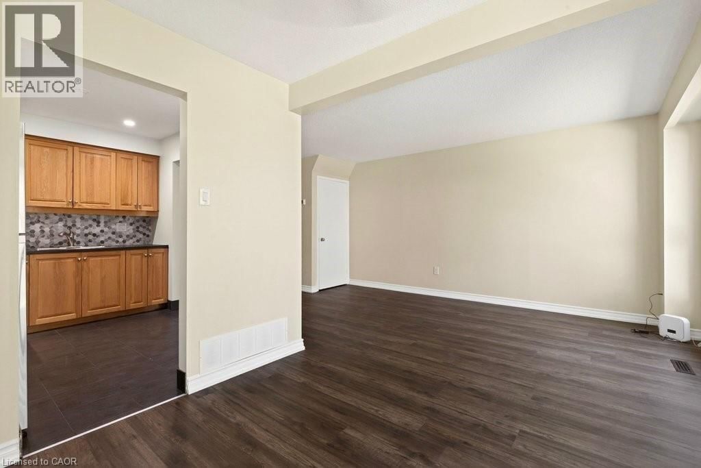 40 - 30 DUNDALK DRIVE Image 14