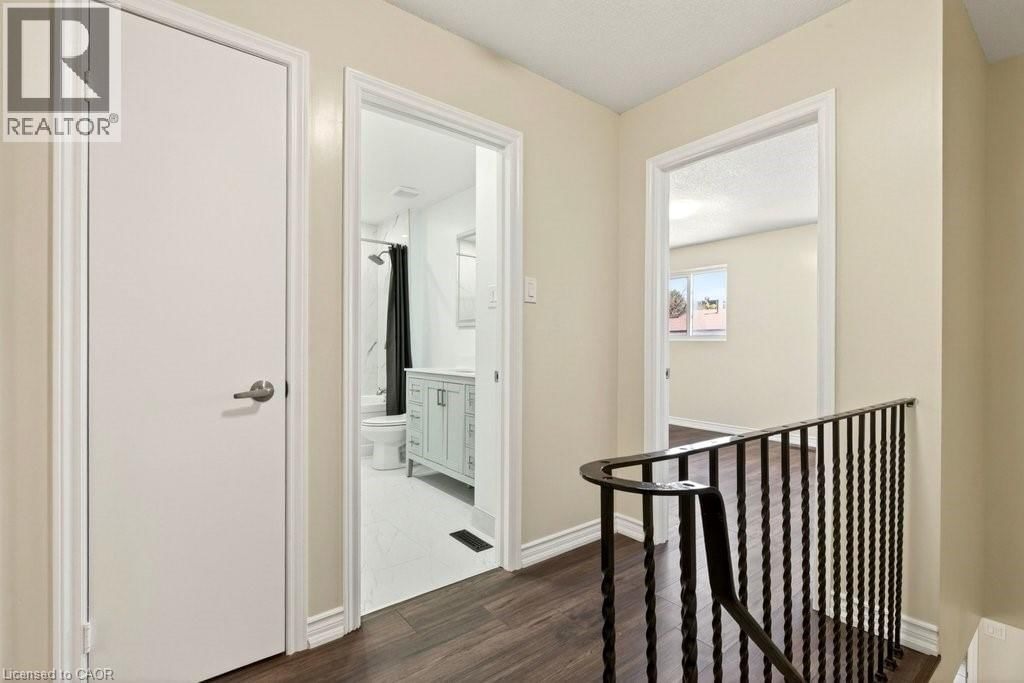 40 - 30 DUNDALK DRIVE Image 24