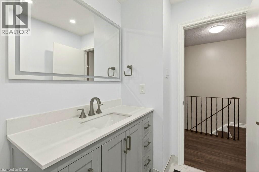 40 - 30 DUNDALK DRIVE Image 34