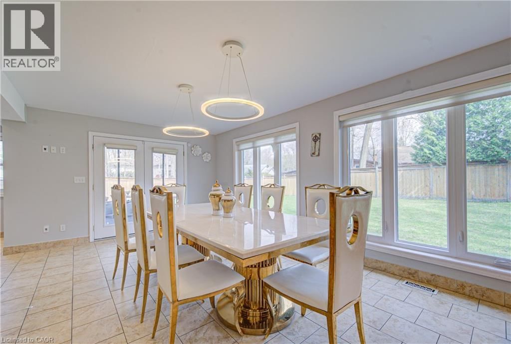 298 FERNDALE PLACE Image 14