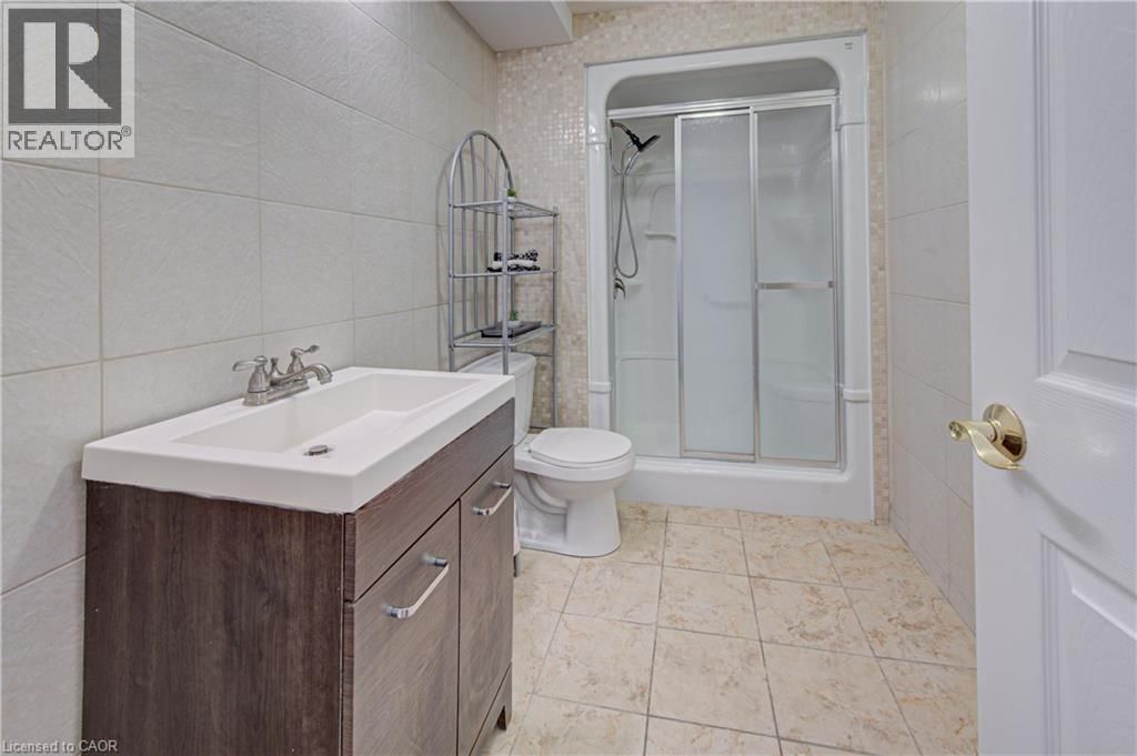 298 FERNDALE PLACE Image 37