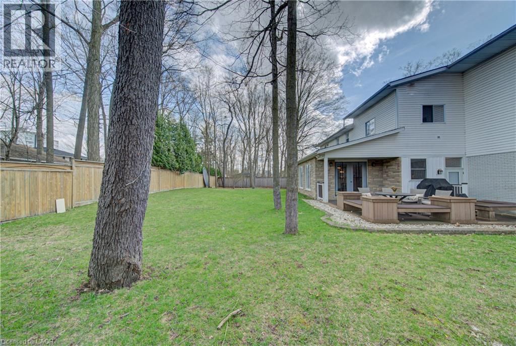 298 FERNDALE PLACE Image 42