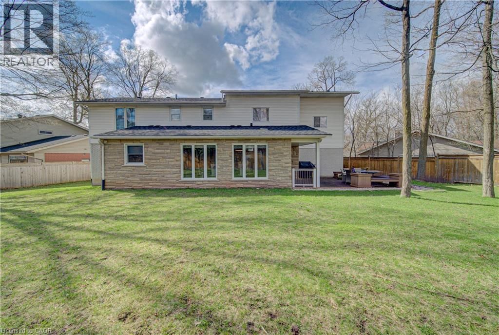 298 FERNDALE PLACE Image 43