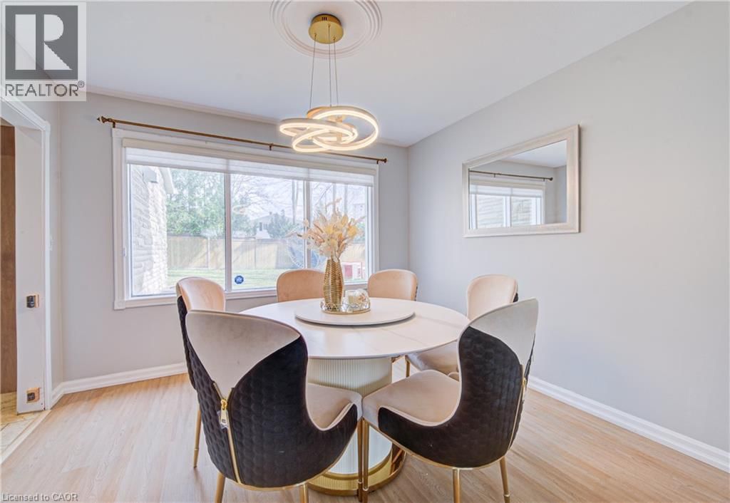 298 FERNDALE PLACE Image 8