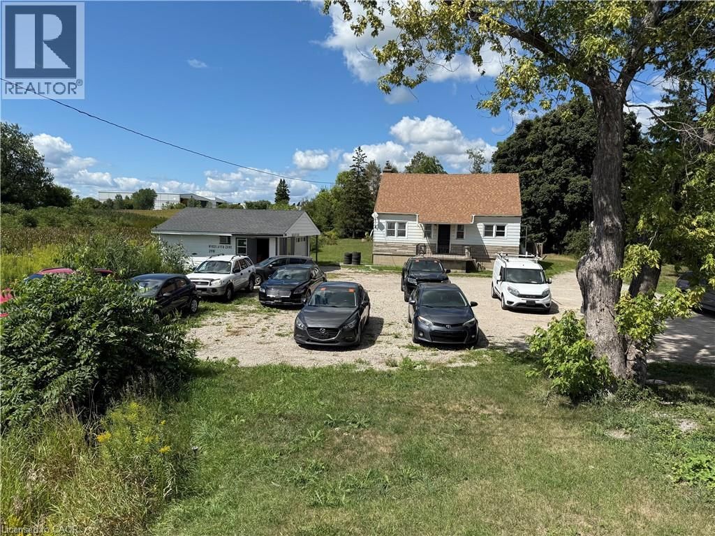 2918 UPPER JAMES STREET Image 32