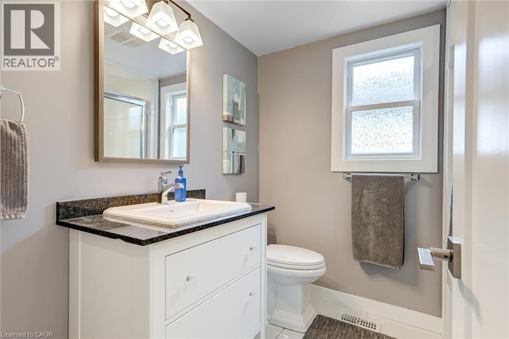 9056 AIRPORT ROAD WEST Image 15